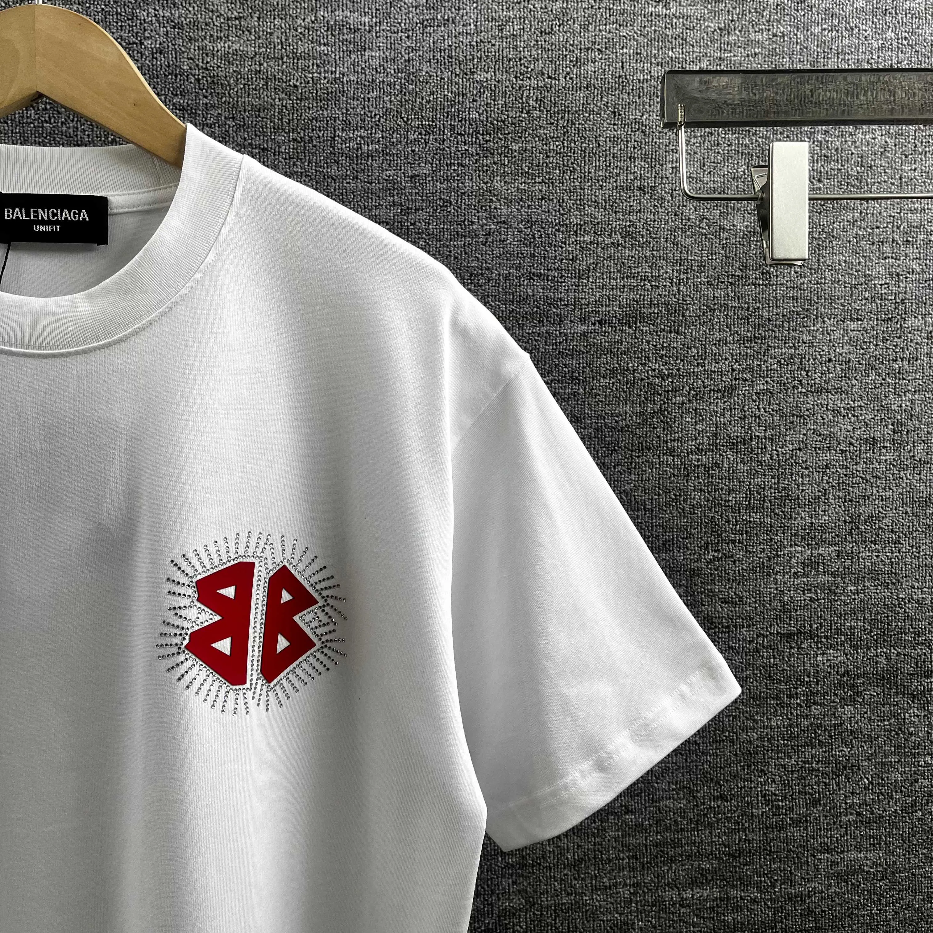 Bale* * New Arrival t Classic + Same Style ：Black White Size： S （90-130 ） M （120-150 ） L （140-165 ） XL （160-180 ） XXL （180-210 ）